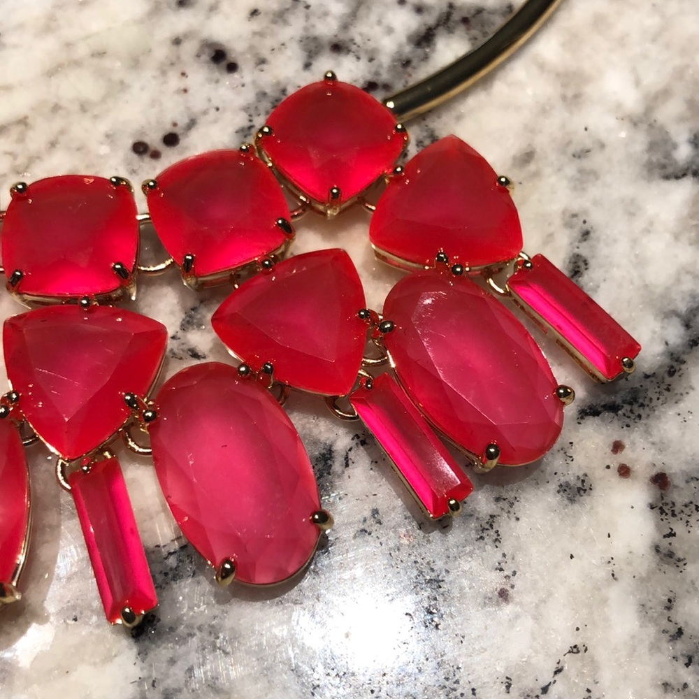 Kate Spade Vegas Jewels Cabaret Pink Statement Necklace NWT - Picture 2 of 3